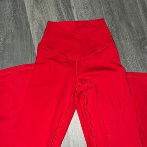 Front cross yoga pants